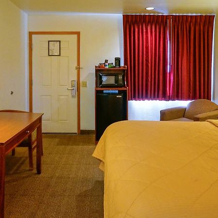Lamplighter Inn & Suites San Luis Obispo Habitación foto